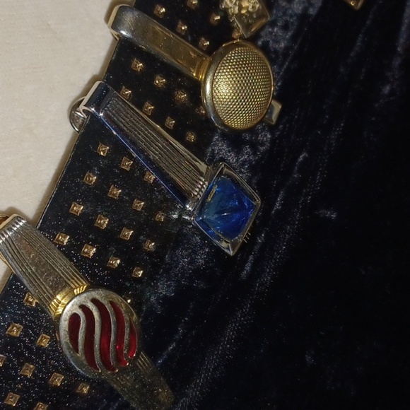 Vintage Cufflinks and Tie Clips, including storage box - Picture 5 of 9